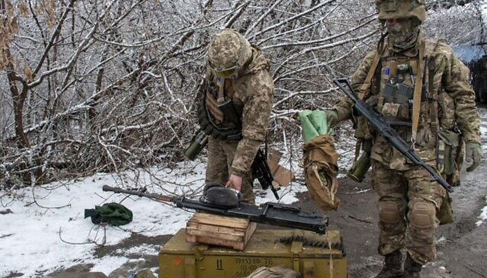 یوکرینی فوجی خارکیف میں دفاعی پوزیشن پر موجود ہیں، فوٹو: اے ایف پی