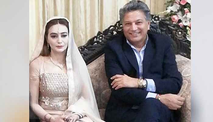 منگیتر حمیرا کا کہنا ہے کہ یہ رشتہ دونوں گھرانوں نے طے کیا، وہ محمود بھٹی سے شادی طے ہونے پر بےحد خوش ہیں— فوٹو: سوشل میڈیا