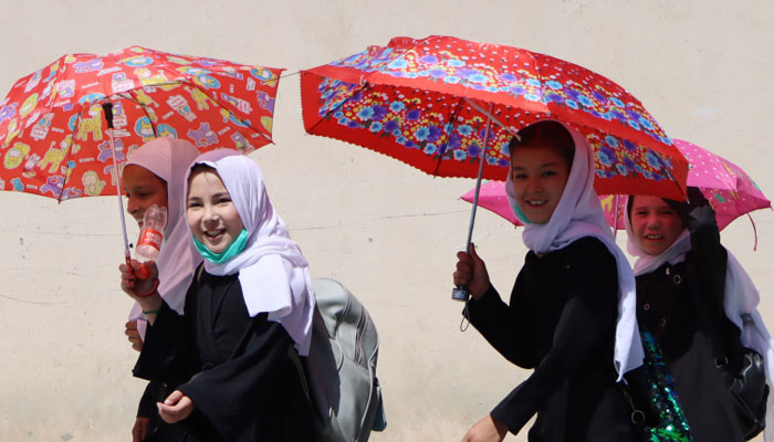 طالبان نے افغانستان میں لڑکیوں کے اسکولزکھولنے کا اعلان کردیا ہے۔ —فوٹو: فائل