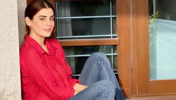ثنا کے علاوہ انڈسٹری کی ٹاپ اداکارائیں بدتمیز ہیں: آمنہ ملک__فوٹو: انسٹاگرام