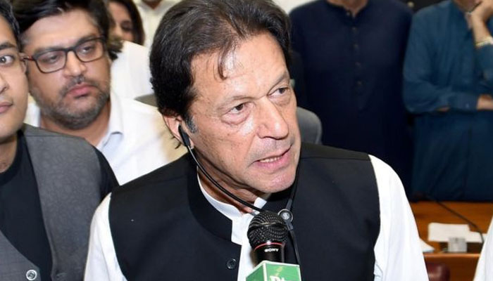 وزیراعظم عمران خان کیخلاف تحریک عدم اعتماد کامیاب ہوگئی تو انہیں فوری طور پر عہدے سے سکبدوش تصور کیا جائے گا— فوٹو: فائل