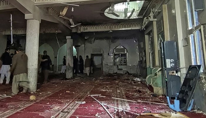 کوچہ رسالدار مسجد میں دھماکے کے بعد کے مناظر