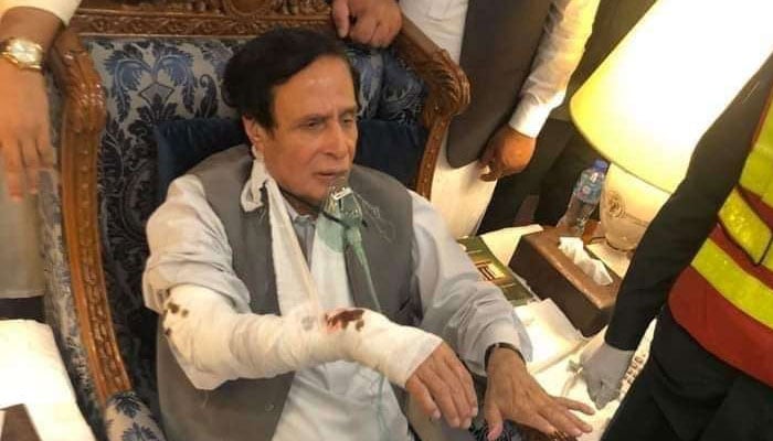 پرویز الٰہی نے سیشن کورٹ میں اندراج مقدمہ کی درخواست دی جو حمزہ شہباز اور آئی جی پنجاب، ایس ایس پی اور دیگر کے خلاف دائر کی گئی ہے/ فوٹو سوشل میڈیا