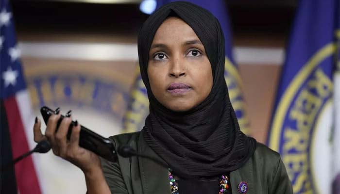 ڈیموکریٹک پارٹی سے تعلق رکھنے والی الہان عمر امریکی کانگریس کی رکن بننے والی پہلی دو مسلمان خواتین میں سے ایک ہیں_فوٹو فائل