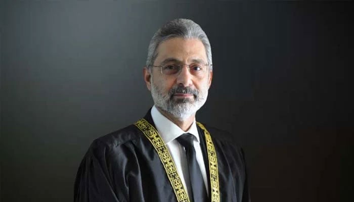 پاکستان میں انصاف بڑی بولی دینے والے کیلئے بک رہا ہے، پولیس والے کہتے ہیں قتل کردو کیس ہم خراب کردیں گے، جسٹس فائز عیسیٰ کے ریمارکس— فوٹو: فائل