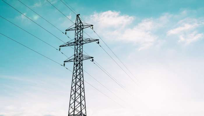 بھارتی وزارت توانائی کے مطابق بجلی کی طلب 2 لاکھ 7 ہزار میگاواٹ سے بھی تجاوز کرگئی ہے/ فائل فوٹو