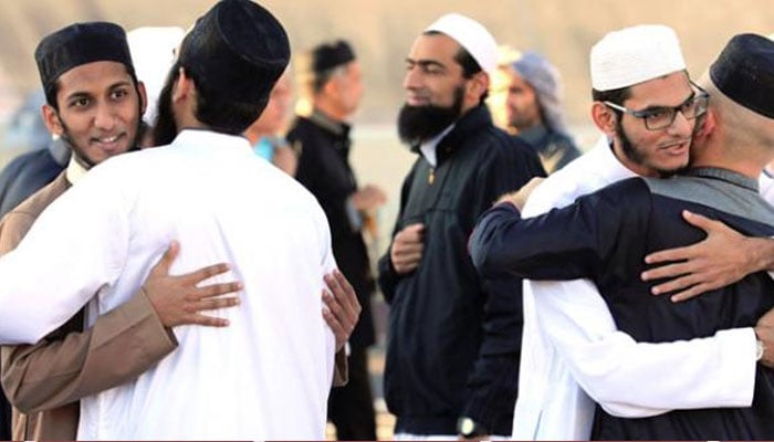 ملک بھر میں عید الفطر آج مذہبی جوش وجذبے کے ساتھ منائی جائے گی۔—فوٹو: فائل
