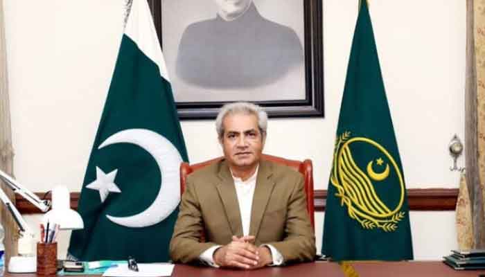 عالمی سازش کی وجہ سے بھٹو کو پھانسی پر چڑھا دیا گیا، آج عمران خان کے خلاف سازش ہوئی اور ایک جمہوری حکومت کو ختم کیا گیا: عمر سرفراز چیمہ۔ فوٹو: فائل