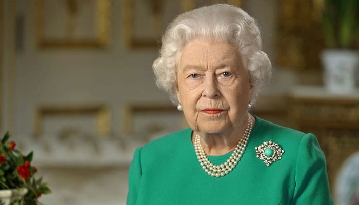 ملکہ برطانیہ طویل عرصے تک تخت پر براجمان رہنے والی دنیا کی تیسری شاہی شخصیت بن گئیں۔— فوٹو: فائل