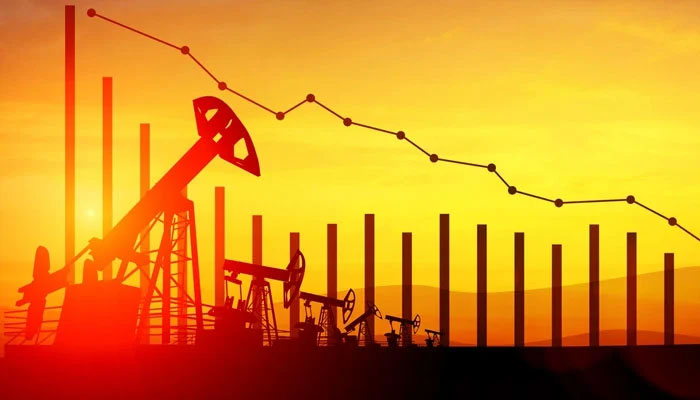 عالمی منڈی میں خام تیل کی قیمت میں بڑی کمی ہوگئی۔—فوٹو: فائل