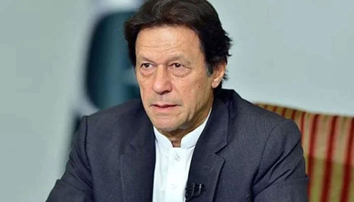 عہدے سے ہٹائے جانے کے بعد عمران خان اور ان کی جماعت پی ٹی آئی کے بیانیے کا مرکز سازش رہا ہے، انہوں نے بالواسطہ اور بلاواسطہ فوج کی اعلیٰ قیادت کو نشانہ بنانا شروع کر دیا ہے/فوٹوفائل