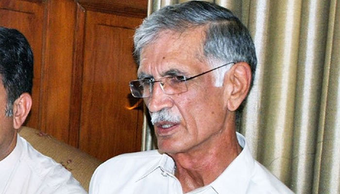 When he became Minister, he waited for 4 months for Sartaj Aziz's house to be vacated. Former Defense Minister: Photo: File