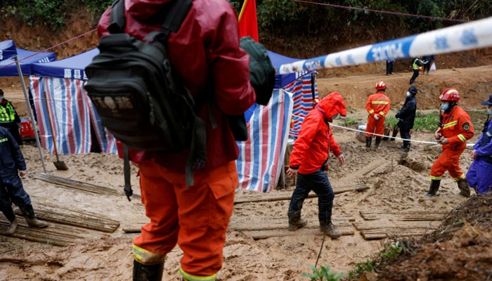 21 مارچ کو چین کی مقامی پرواز 29 ہزار فٹ کی بلندی سے پہاڑوں میں جاگری تھی جس کے نتیجے میں جہاز میں سوار 132 مسافر ہلاک ہوئے/ فوٹو رائٹرز