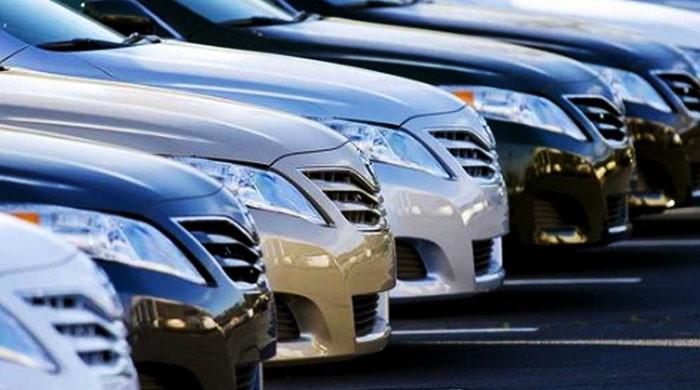 حکومت نے لگژری گاڑیوں، فونز اور دیگر اشیاء کی امپورٹ پر مکمل پابندی لگادی