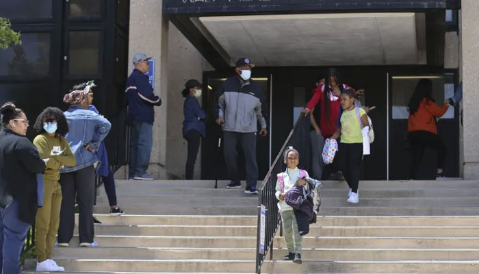 یہ واقعہ امریکی شہر شکاگو میں منگل کی صبح والٹ ڈزنی میگنیٹ اسکول میں پیش آیا۔—فوٹو:شکاگو سن ٹائم