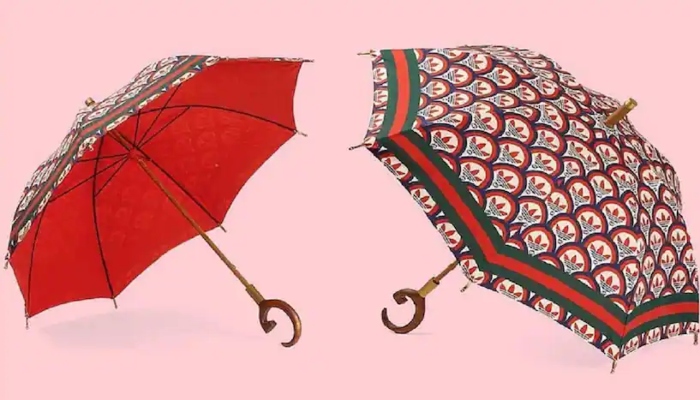 گوچی کی جانب سے اپنی ویب سائٹ پر ایک چھتری فروخت کیلئے رکھی گئی جس کی قیمت ایک ہزار 644 ڈالرز ( یعنی 3 لاکھ سے زائد پاکستانی روپے) ہے۔—فوٹو: غیر ملکی میڈیا