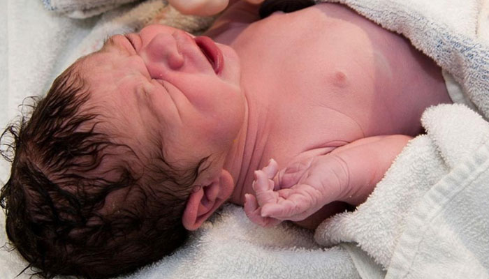 موتی ہاری میں ایک نایاب طبی معاملہ سامنے آیا ہے، جہاں 40 دن کے بچے کے معدے میں جنین جسے عام زبان میں حمل کہا جاتا ہے پایا گیا ۔—فوٹو:فائل