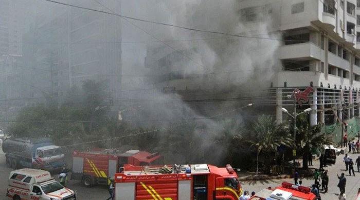 کراچی میں سپر اسٹور میں آگ لگنےکا مقدمہ مالکان کیخلاف درج
