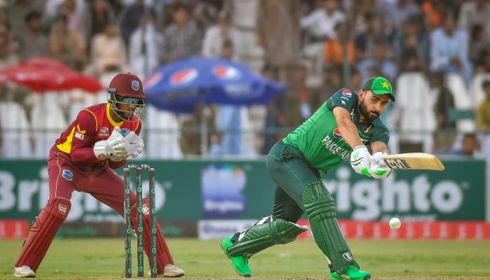 پاکستان نے تین ایک روزہ میچوں کی سیریز کے آخری میچ میں ویسٹ انڈیز کو جیت کیلئے 270 رنز کا ہدف دے دیا۔ —فوٹو: پی سی بی