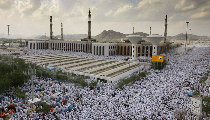 سعودی عرب نے اس سال منیٰ میں مسجد الخِیف عازمین حج کیلئے کھولنے کا فیصلہ کرلیا ہے۔—فوٹو:فائل