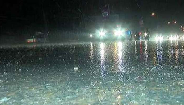 گزشتہ 24 گھنٹوں میں اب تک سب سے زیادہ بارش صوبے سندھ کے شہر سکھر میں 82 ملی میٹر ریکارڈ کی گئی/ فائل فوٹو