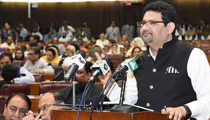 عوام سے اب 7004 ارب کے بجائے 7470 ارب روپے  ٹیکس لیا جائے گا