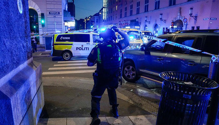 اوسلو میں گزشتہ رات فائرنگ کے واقعے میں 2 افراد ہلاک اور 21 زخمی ہوئے تھے۔ فوٹو: ای پی اے