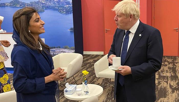حنا ربانی کھر کا کہنا ہے کہ برطانوی وزیراعظم سے ملاقات خوشگوار رہی، ملاقات میں پاک برطانیہ تجارتی اور اقتصادی شراکت داری کو مضبوط بنانے اور دونوں ملکوں کے ہمہ جہت عوامی رابطوں کے پُل کو مزید استحکام دینے پر اتفاق ہوا— فوٹو: حنا ربانی ٹوئٹر