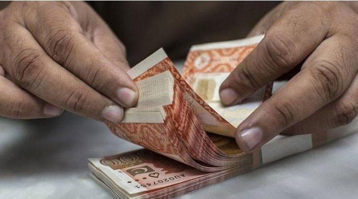 ایک لاکھ روپےتک ماہانہ تنخواہ والوں پر ٹیکس نہ لگانے کی تجویز واپس 