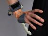 روبوٹک ہاتھوں کو جسم کا حصہ محسوس کرانے والی وی آر ڈیوائس تیار