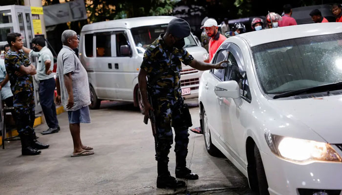 سری لنکا میں 10 جولائی تک عوام کو ایندھن دستیاب نہیں ہوگا / رائٹرز فوٹو