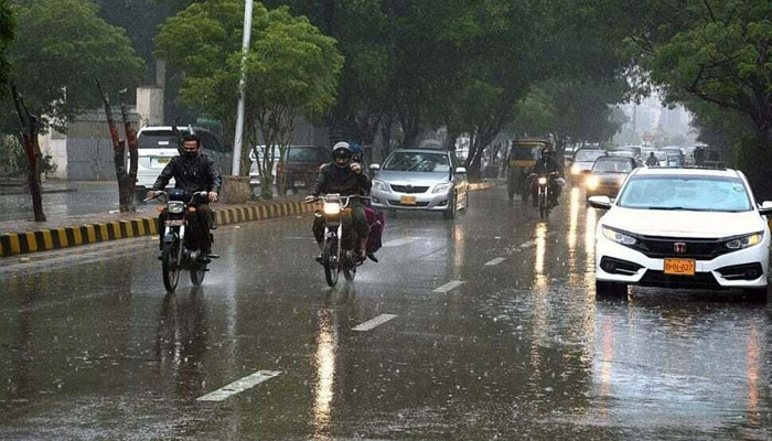کراچی میں آج اور کل مطلع جزوی ابر آلود رہنے اور صبح اور رات ہلکی بارش کا امکان ہے: محکمہ موسمیات/ فائل فوٹو