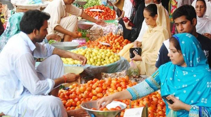 گذشتہ مالی سال میں پاکستان میں مہنگائی 12 فیصد بڑھی: ادارہ شماریات