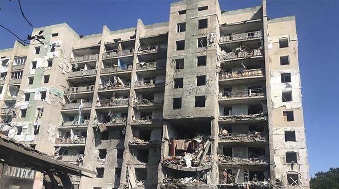 یوکرین: رہائشی عمارت پر  روسی میزائل حملہ، 18 افراد ہلاک ہوگئے