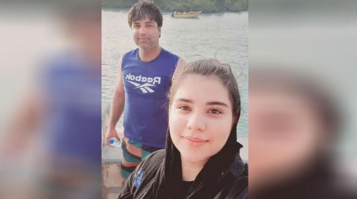 ایران: غیرت کے نام پر والد نے 15 سالہ بیٹی کو گولی مار دی