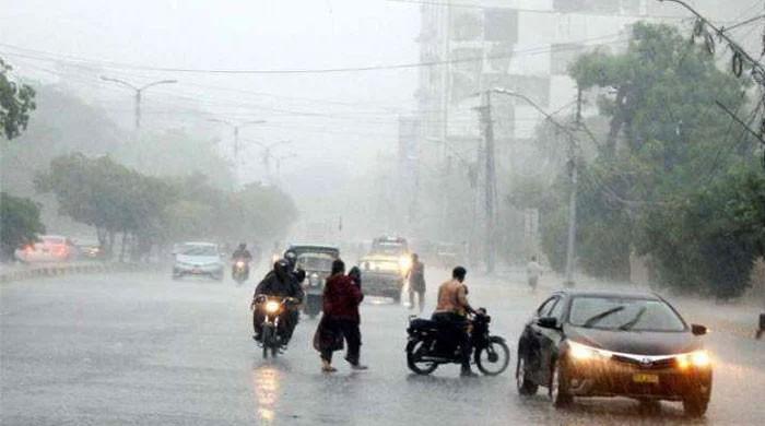 کراچی میں گرج چمک کے ساتھ بارش کا امکان
