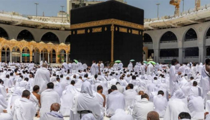 دوران حج مسجدالحرام کو دن میں 10 بار دھویا جائےگا اور ہر بار ایک لاکھ 30 ہزار لیٹرجراثیم کُش محلول بھی استعمال کیا جائےگا/ فائل فوٹو