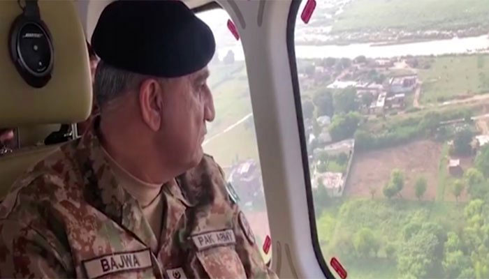 آرمی چیف جنرل قمر جاوید باجوہ نے کراچی کور کو ہدایت کی کہ کراچی کے عوام کی سہولت کیلئے تمام تر وسائل بروئے کار لائے جائیں، آئی ایس پی آر— فوٹو: فائل