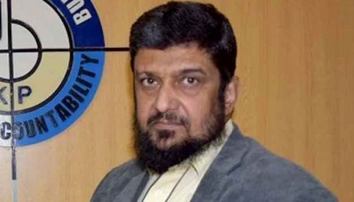 پبلک اکاؤنٹس کمیٹی نے متوازی پروسیڈنگز چلا کر اپنے اختیارات سے تجاوز کیا ہے: سلیم شہزاد کا درخواست میں مؤقف/فوٹو: فائل