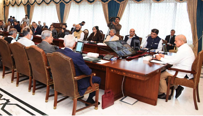 وزیر اعظم شہباز شریف کی زیرصدارت وفاقی کابینہ کا اجلاس کل ہوگا، کابینہ اجلاس کا چار نکاتی ایجنڈا جاری کر دیا گیا ہے— فوٹو: فائل