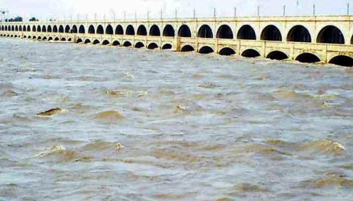 سکھر بیراج سے 13 روز کے دوران 24 لاشیں نکالی جا چکی ہیں: ڈی آئی جی جاوید جسکانی/ فوٹو فائل
