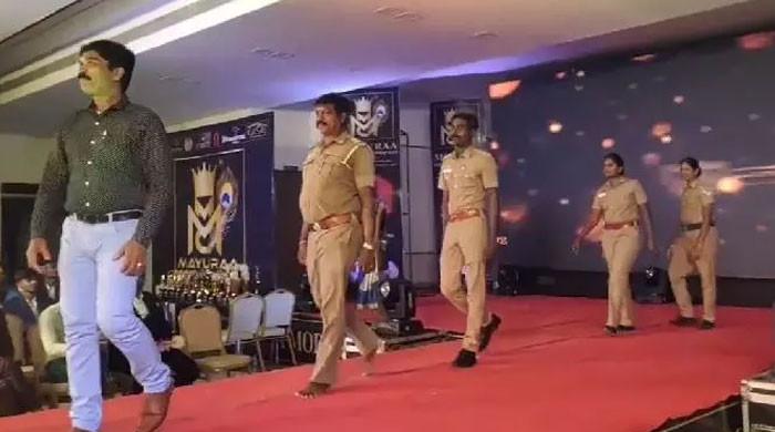 بھارتی پولیس افسران کو مقابلہ حسن میں حصہ لینا مہنگا پڑ گیا