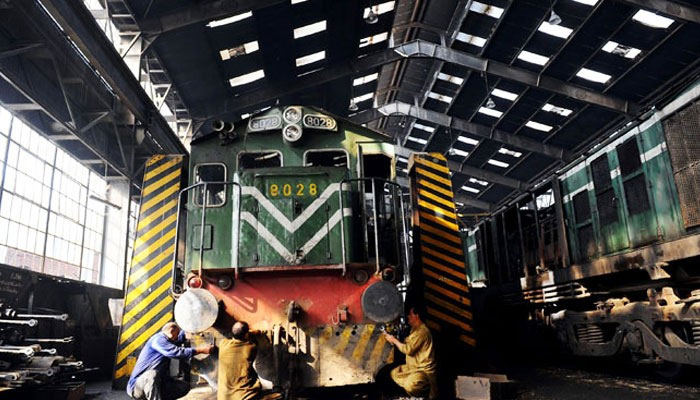 پاکستان سمیت خطے کے ممالک میں ریلوے کے شعبے کو فنانشل مسائل کاسامنا ہے: ایشین ڈویلپمنٹ بینک— فوٹو: فائل