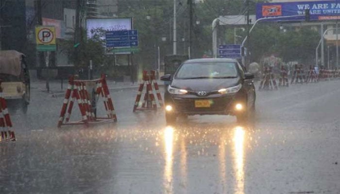شہر میں 14 اگست تک بارشوں کا سلسلہ جاری رہے گا جب کہ 4،5 روز کے اسپیل میں 150 ملی میٹر بارش کا امکان ہے: محکمہ موسمیات/ فائل فوٹو