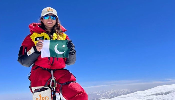 نائلہ کیانی نے گیارہوں بلند ترین چوٹی گیشربرم ون کو سرکرلیا جس کے بعد وہ 8 ہزار میٹر سے بلند 3 چوٹیاں سر کرنے والی پہلی پاکستانی خاتون بن گئی ہیں/ فوٹو جیونیوز
