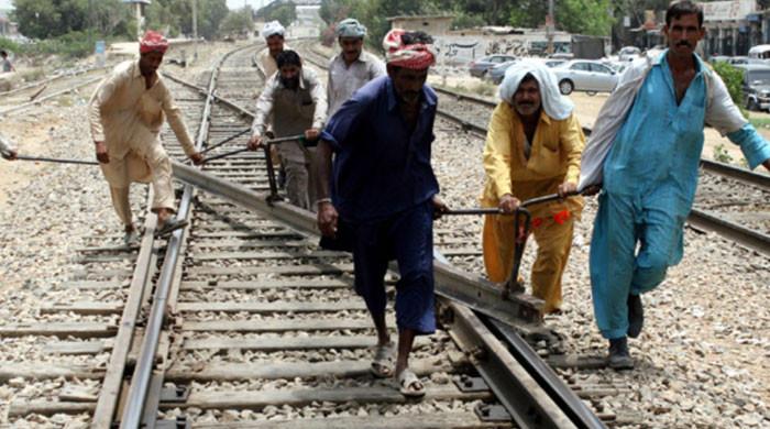عمان جیکب آباد سے گوادر تک ریلوے لائن بچھانے کیلئے 2.3 ارب ڈالرز کی سرمایہ کاری کرے گا
