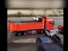 ویڈیو: چین میں کارگو ٹرک سوئمنگ پول میں تبدیل