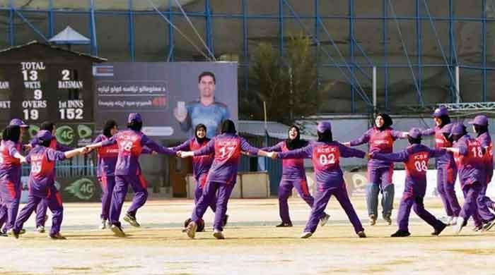 کیا افغان طالبان خواتین کو کھیلوں کی اجازت دینے کیلئے رضامند ہوگئے؟