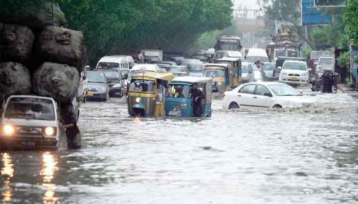 19 اگست کی رات یا 20 اگست کی صبح تک سندھ میں بارشوں کا امکان ہے۔ فائل فوٹو