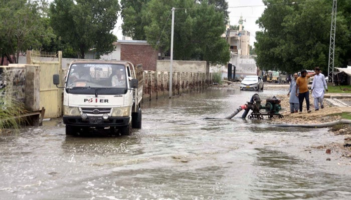 صوبائی حکومت نے آفت زدہ قرار دیے گئے اضلاع کا نوٹیفکیشن جاری کردیا— فوٹو: پی پی آئی